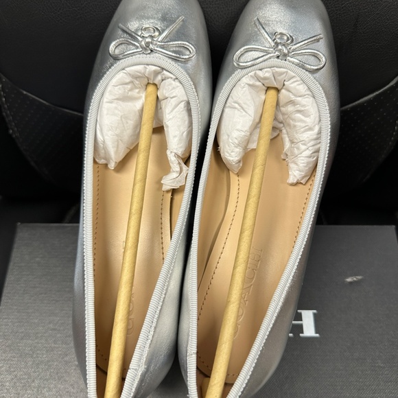 NIB! Coach Women Metallic Silver Bow Block Heel US6.5B Pull-On Ava Ballet Pump - Picture 5 of 11